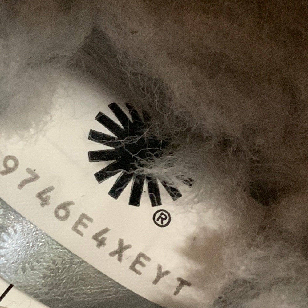 Ugg -Short Gray - image 8